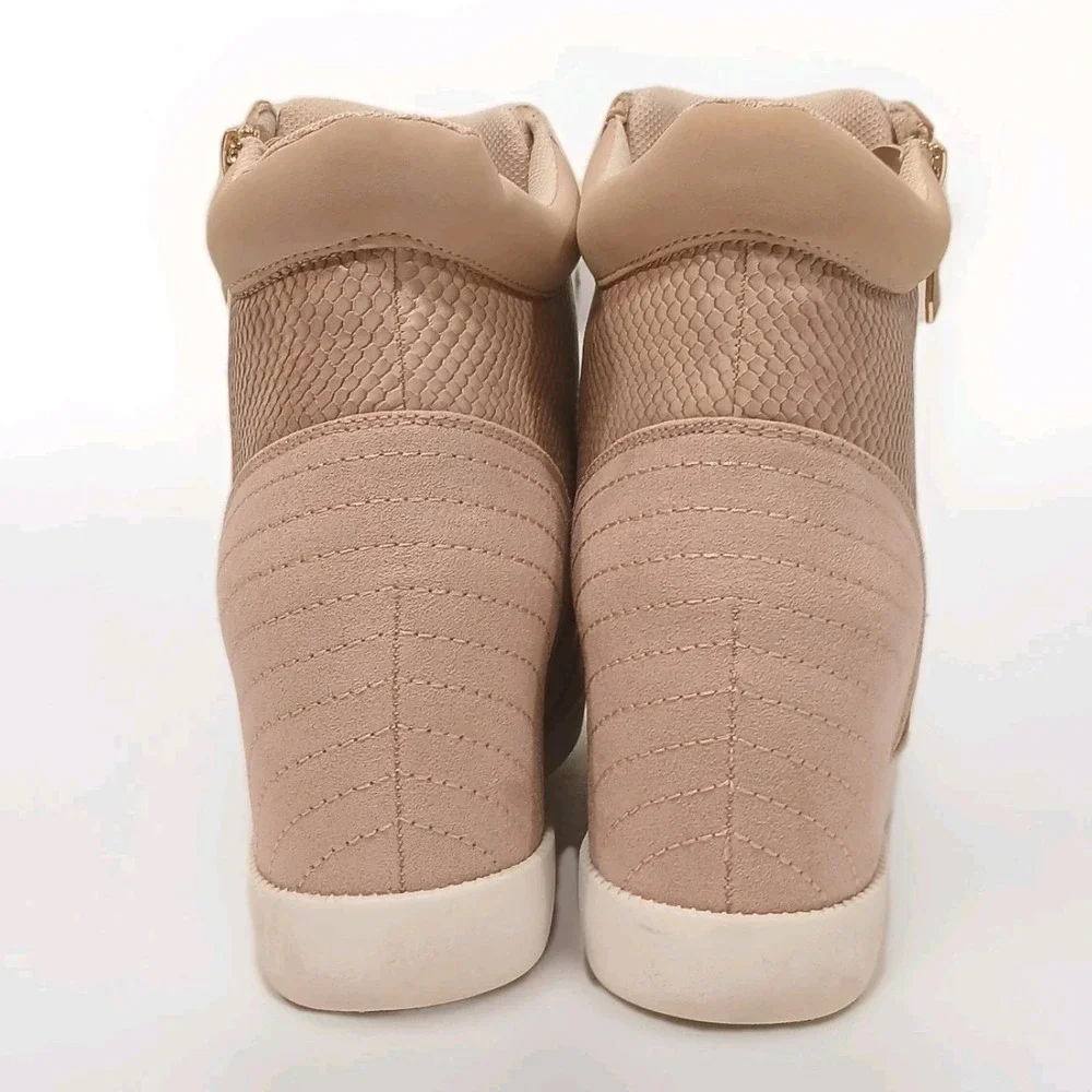 JustFab Hidden‎ Wedge Sneaker Booties Blush Pink Snake Print Side Zip Size 9
